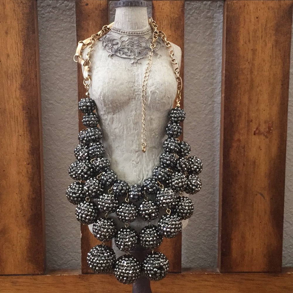 Very beautiful Fashion jewelry Necklace